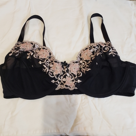 Fashion Bug Other - Fashion Bug Black and Cream Underwire Bra